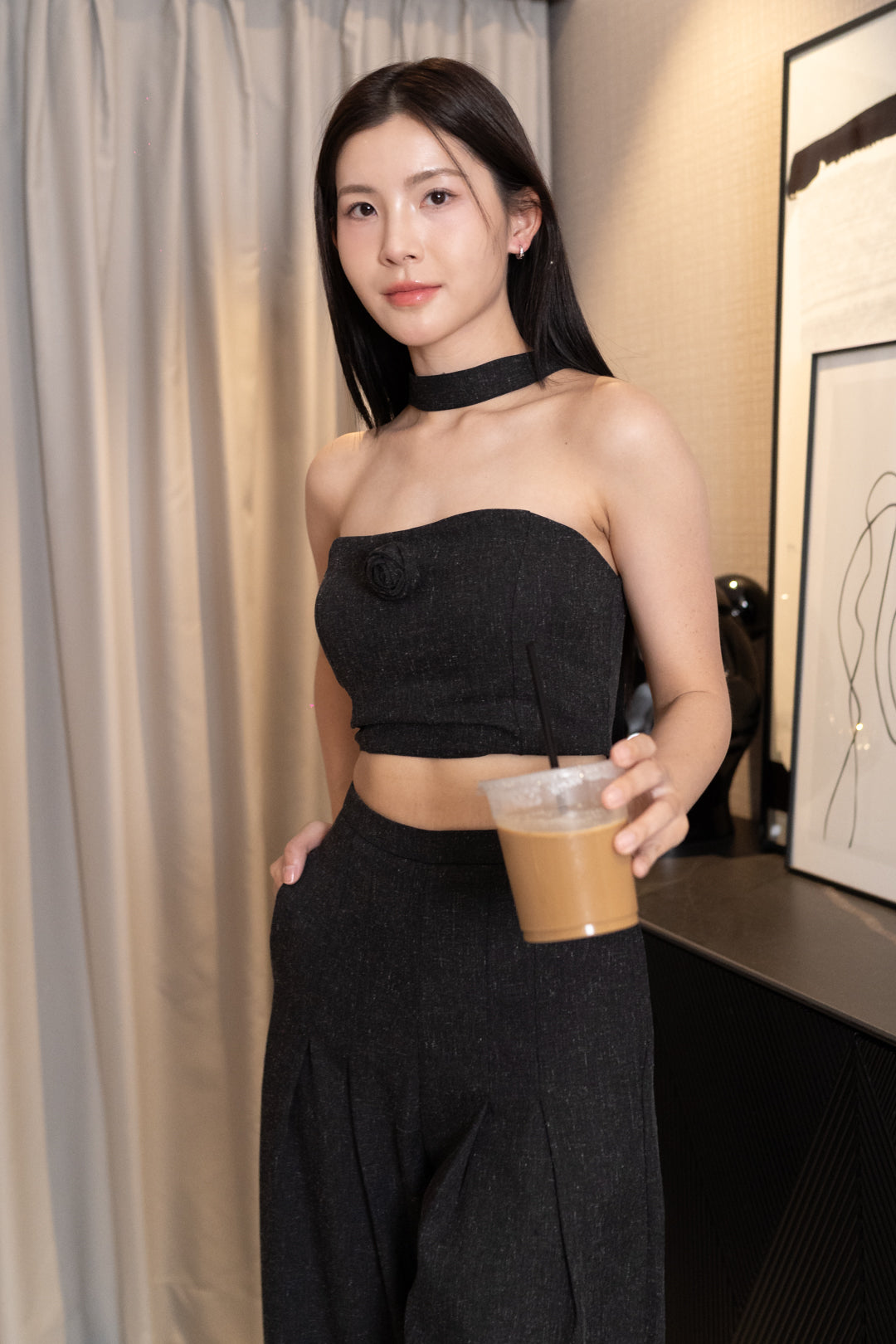 ROSE PADDED SWEETHEART TUBE TOP WITH DETACHABLE ROSE BROOCH (BLACK)