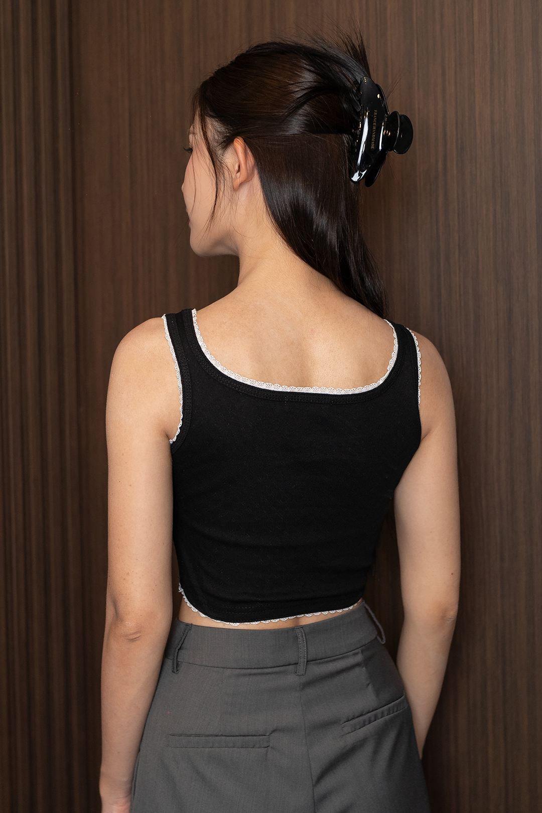 COZY RIBBON LACE TRIM POINTELLE KNIT TANK TOP (BLACK)