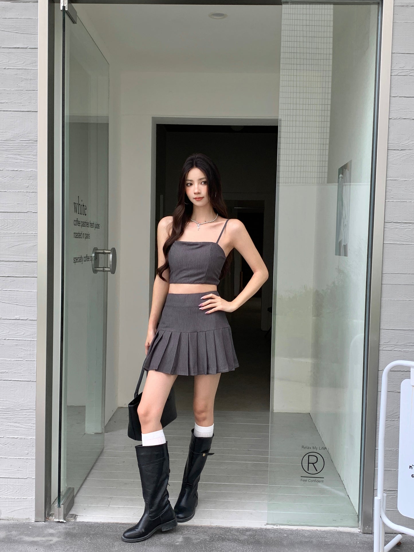 KRYSSA PINSTRIPES PLEATED SKORTS (CHARCOAL)