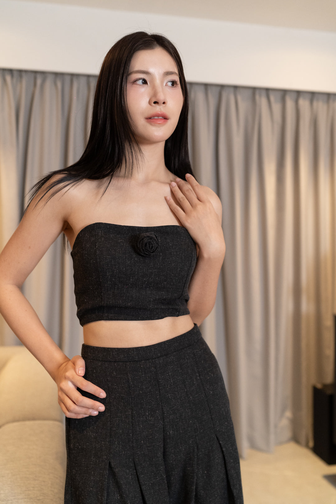 ROSE PADDED SWEETHEART TUBE TOP (BLACK)