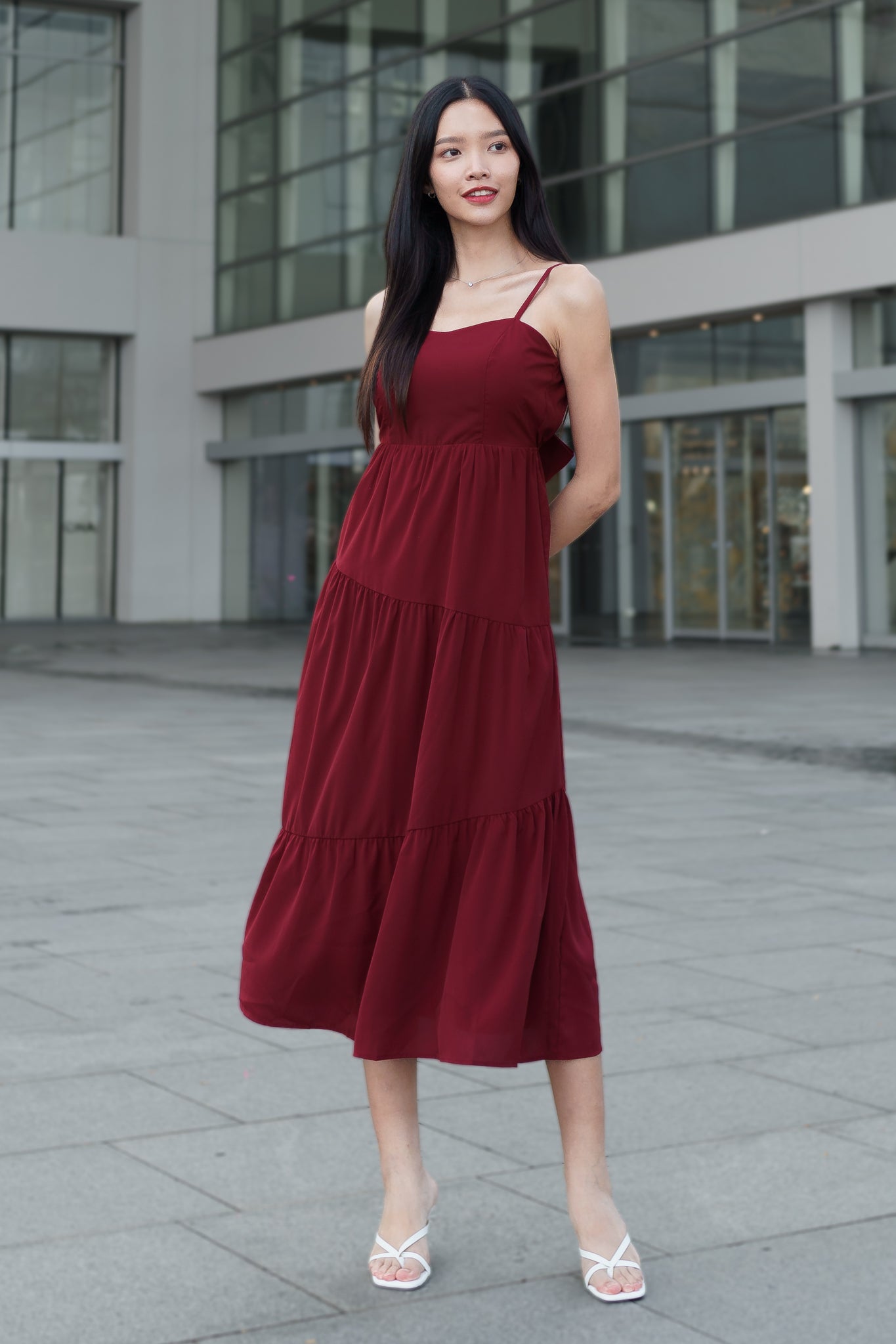 VIONA PADDED TIE-BACK RIBBON TIERED MAXI DRESS(MAROON)