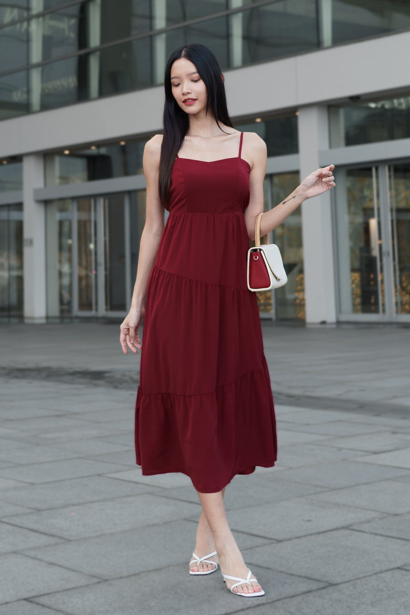 VIONA PADDED TIE-BACK RIBBON TIERED MAXI DRESS(MAROON)