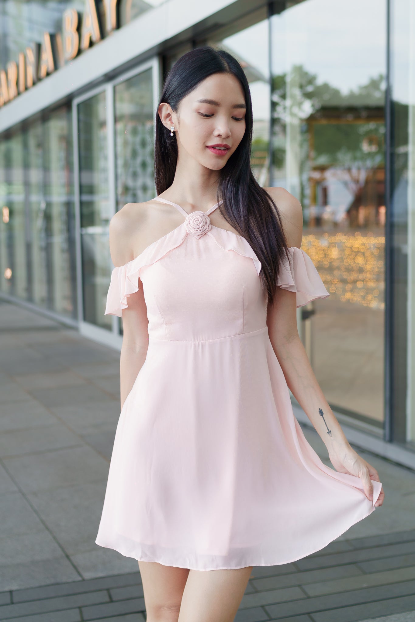 FLEUR PADDED HALTER DRESS WITH DETACHABLE FLORAL BROOCH(POWDER PINK)