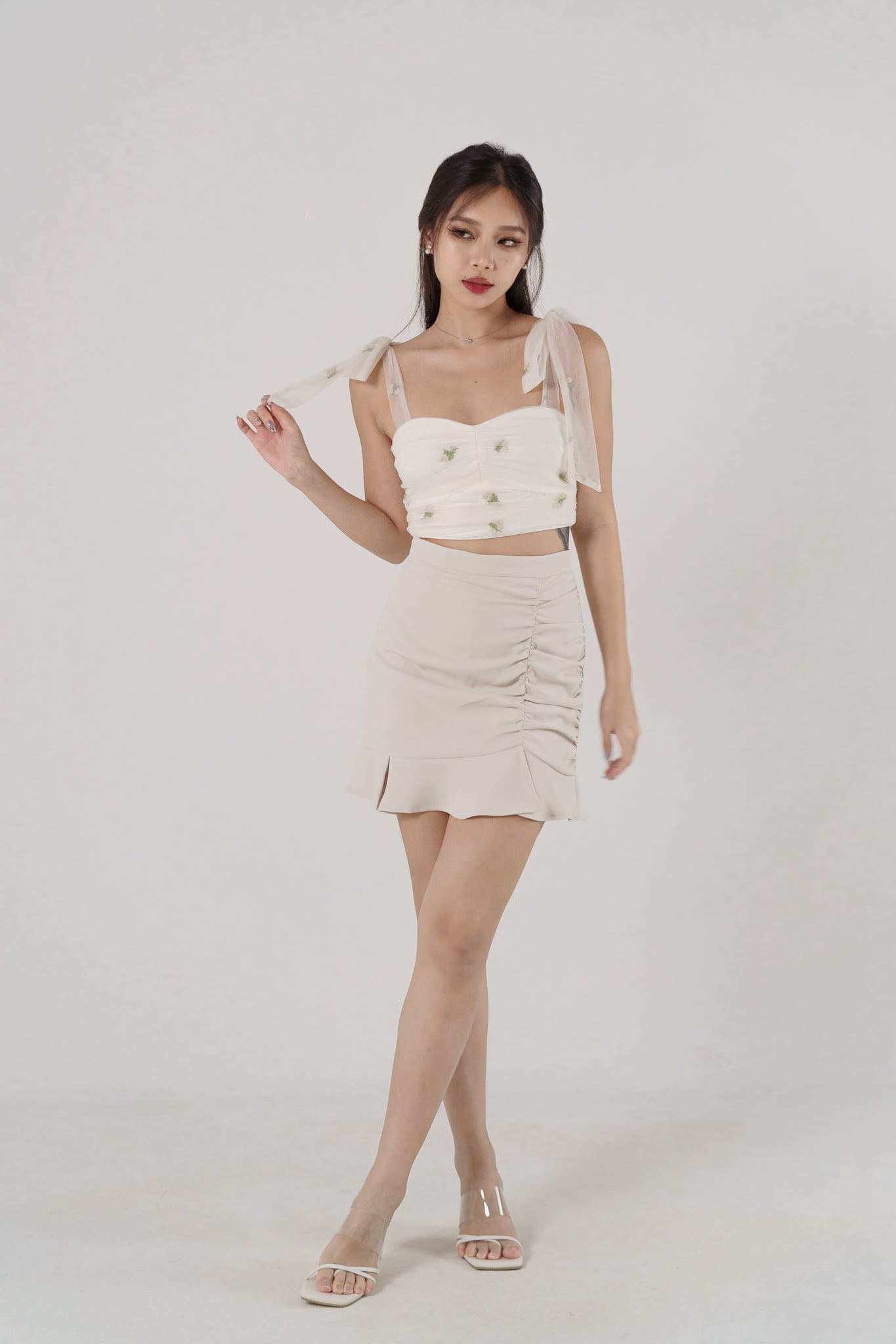 AVELINE EMBROIDERED FLORAL MESH TOP WITH RIBBON STRAPS(CREAM)