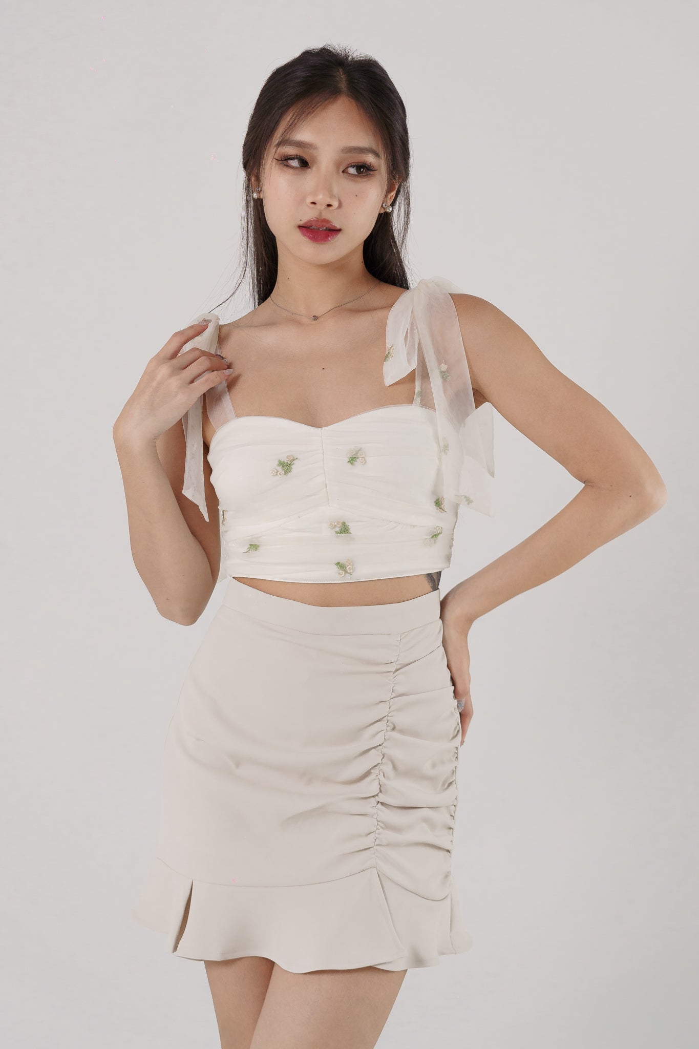 AVELINE EMBROIDERED FLORAL MESH TOP WITH RIBBON STRAPS(CREAM)