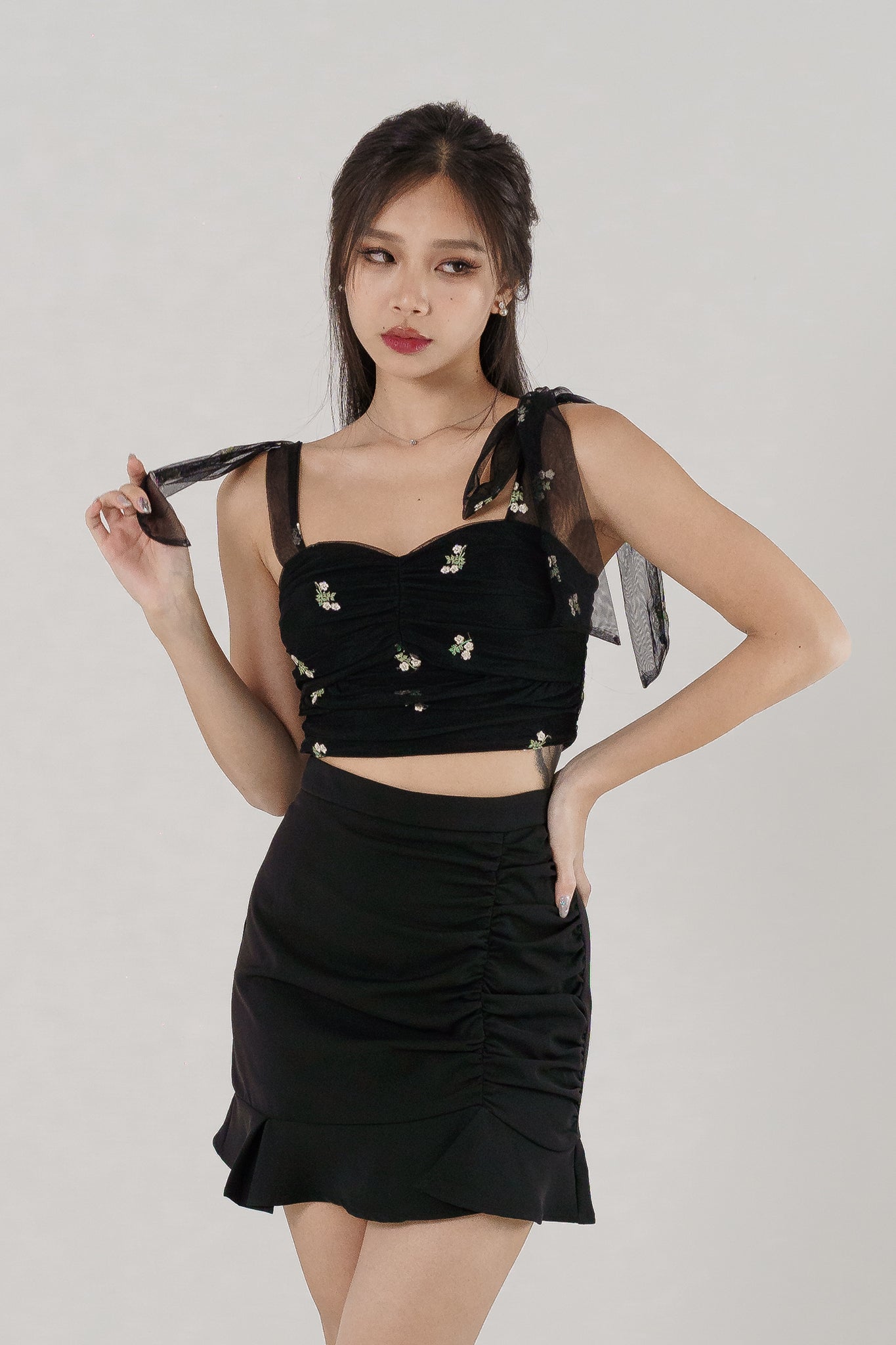 AVELINE EMBROIDERED FLORAL MESH TOP WITH RIBBON STRAPS(BLACK)