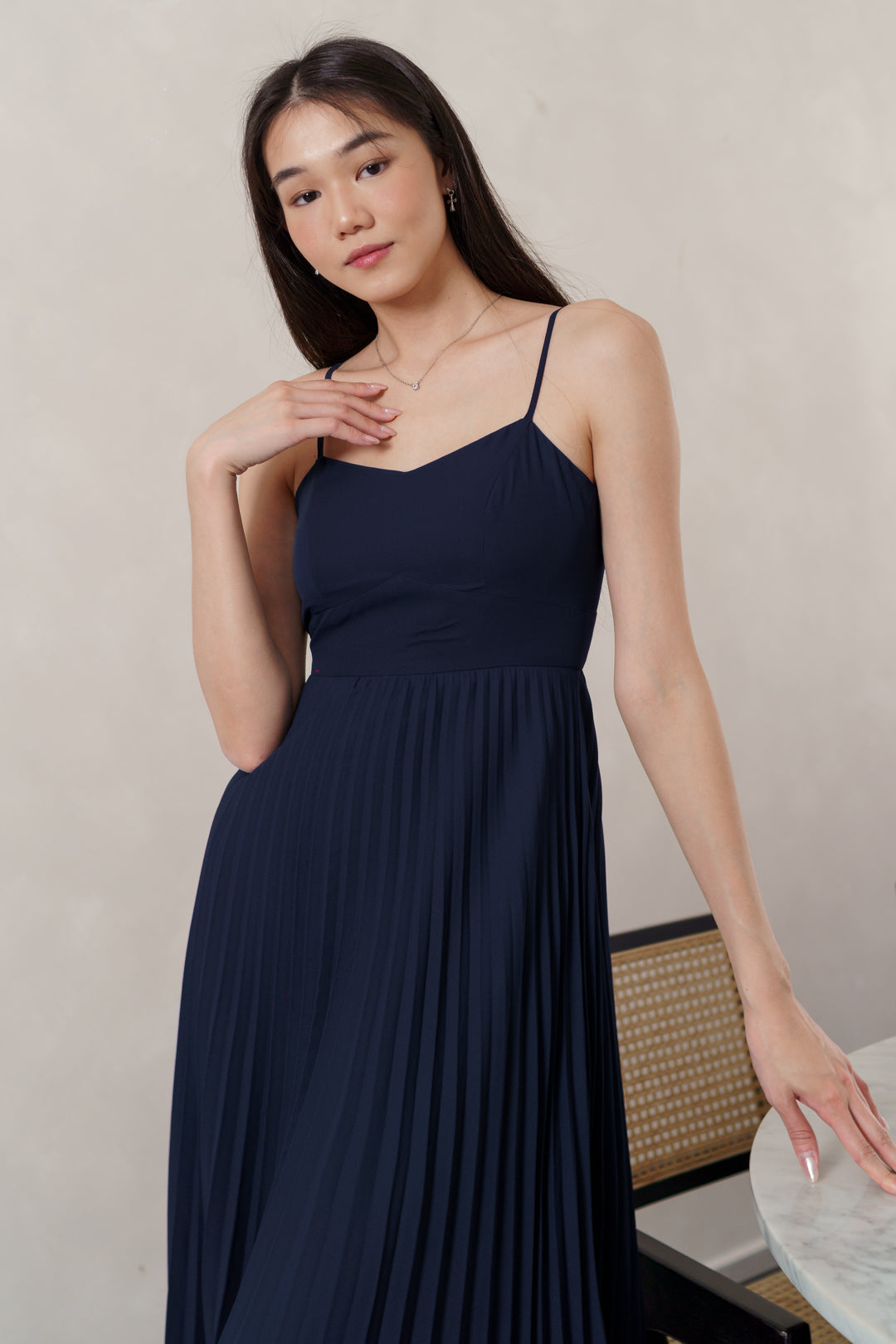 IZEL PADDED PLEATED FLARE MAXI DRESS (OXFORD NAVY)