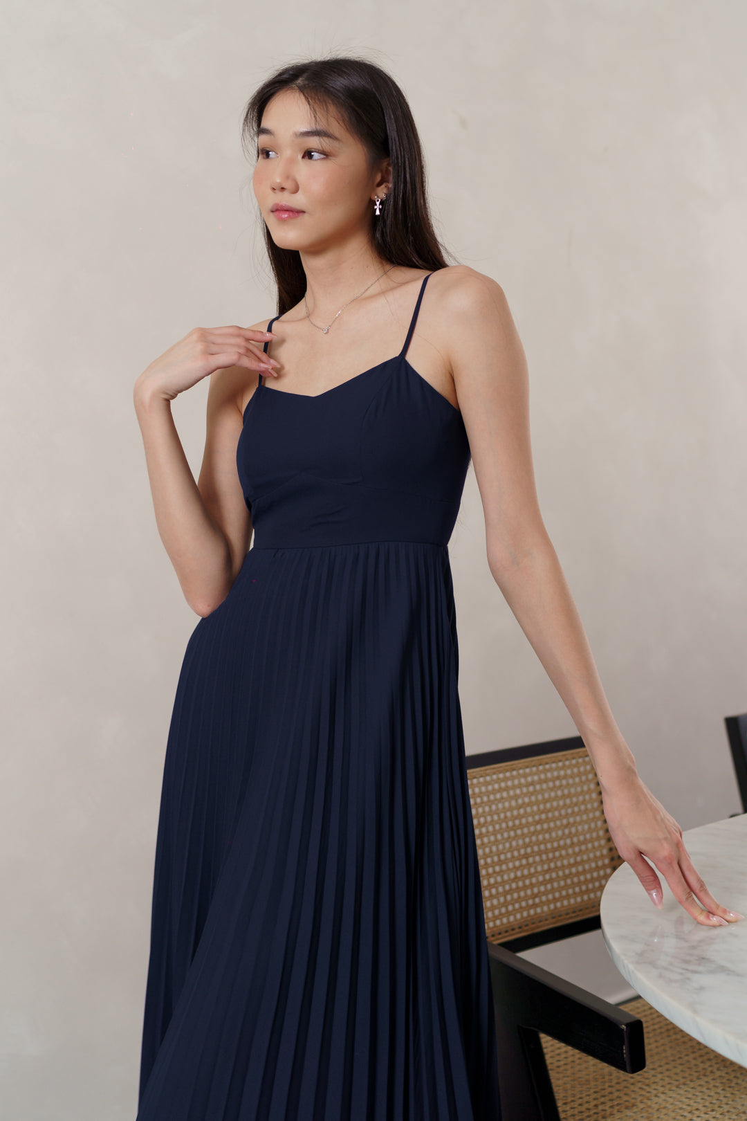 IZEL PADDED PLEATED FLARE MAXI DRESS (OXFORD NAVY)