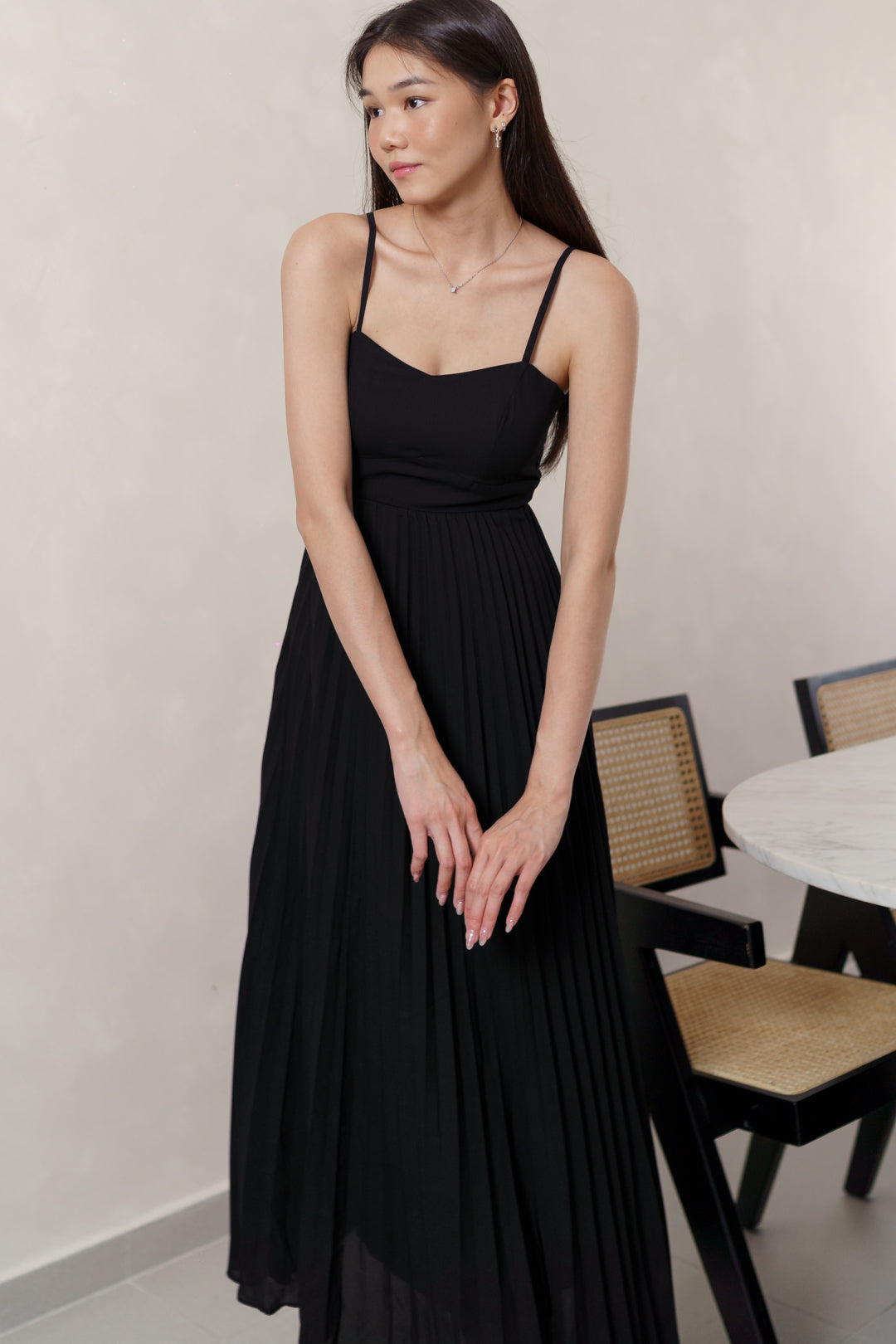 IZEL PADDED PLEATED FLARE MAXI DRESS (BLACK)