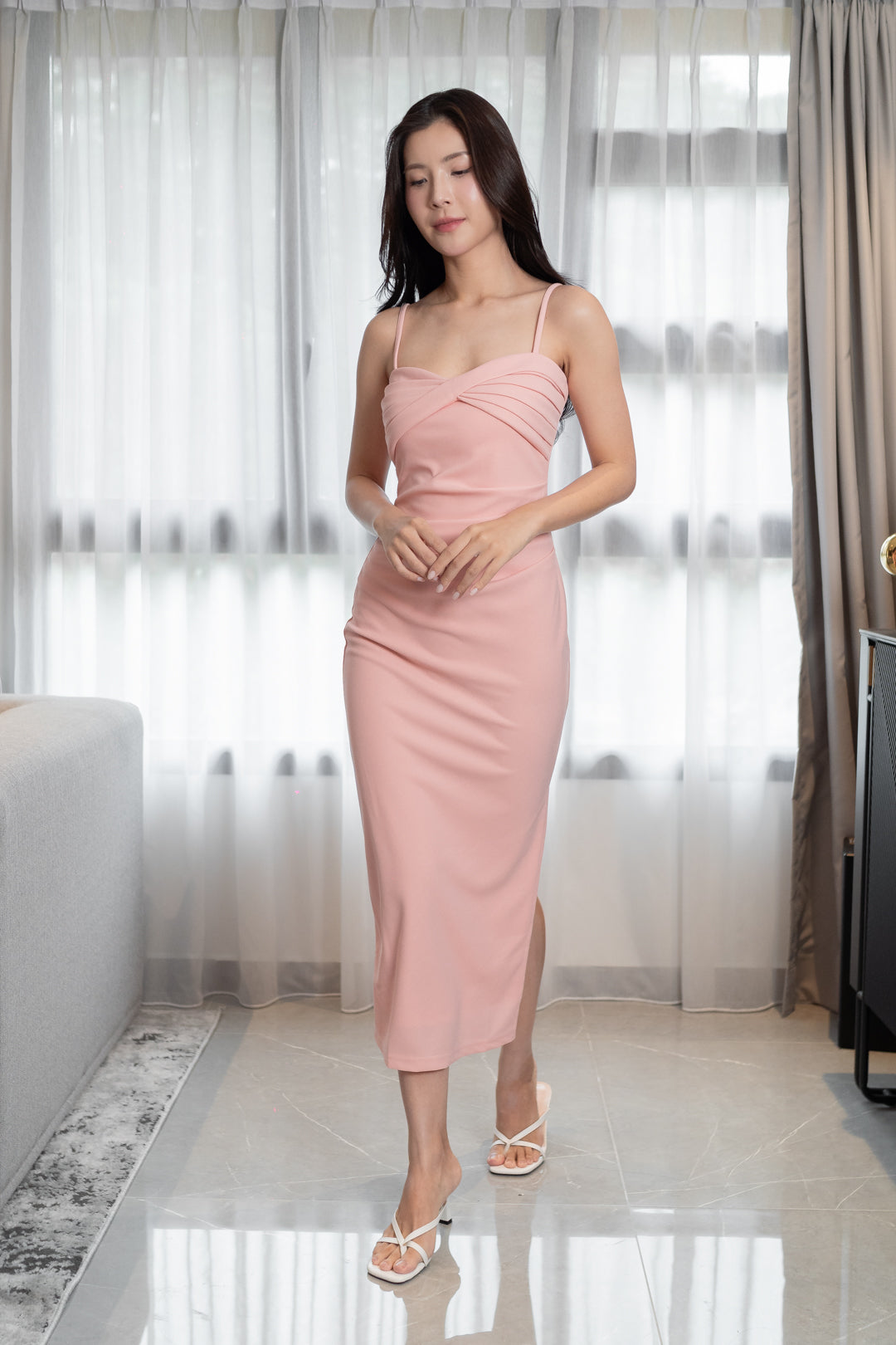 V2 YUNA PADDED RIBBON PLEATED MIDAXI DRESS (BLUSH PINK)